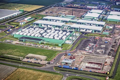 Datacenters are not only in The US. We find many in Europe and in the Netherlands, which is a vital knot in the Internet's European network. Agriport Agriport Data centers in the Netherlands, north of Amsterdam. Creative Commons License.